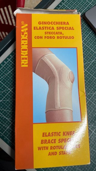 Rodillera Rekordsan con hueco rotular