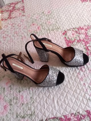 Sandalias de tacón negras