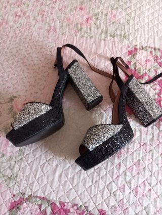 Sandalias de tacón negras