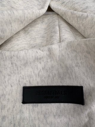 Sudadera Essentials Gris