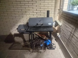 Barbecue a carbone con accessori