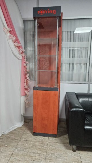 Vitrina Rotring Madera y Cristal