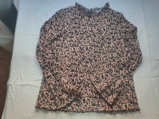 Lote 3 camisetas: beige, azul y estampado tiguesa