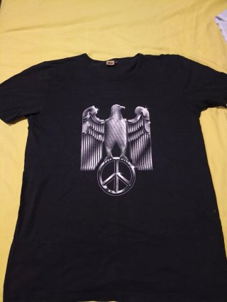 Camiseta Negra Hombre Águila y Paz
