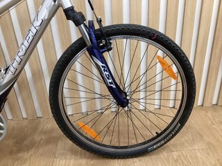 bicicleta montaña trek navigator 100