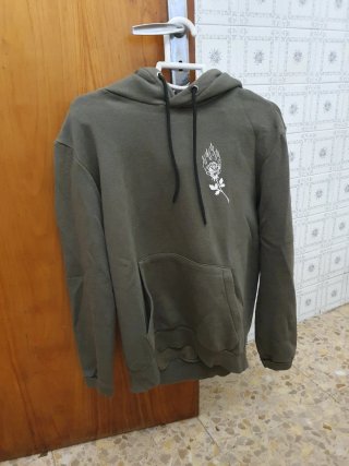Sudadera Bershka verde oliva talla XS