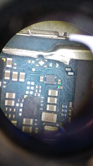 Técnico  reparación  de sistemas de telefonía.