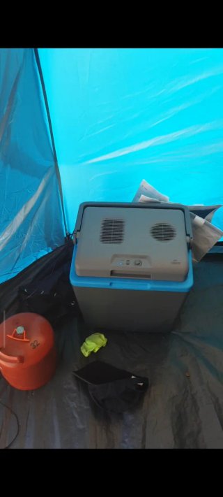 Tienda de campaña, mueble cocina, Campingaz y neve
