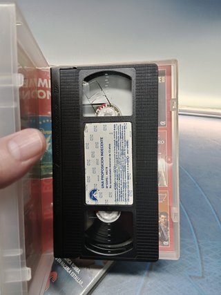 2 VHS, especial Robert Redford, Sneakers + Una proposición indecente