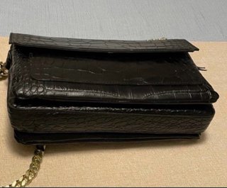 Bolso bandolera piel coco de Zara