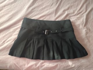 Minifalda negra con cinturón