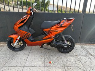 Yamaha Aerox Naranja