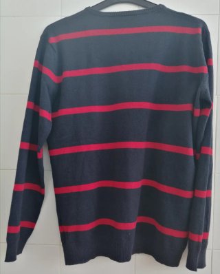 LOTE 26°:1 Chaqueta  QuikSilver, 1 jersey.Talla 14