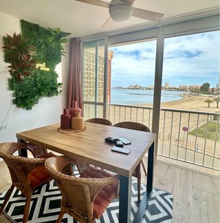 Conjunto mesa y 4 sillas comedor