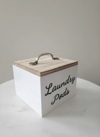 Caja de lavandería de madera con tapa