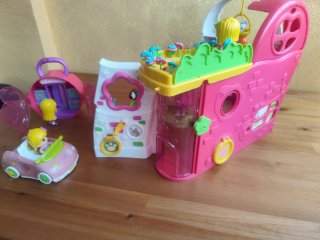 Casita Pinypon + 9 Muñecas + Mascotas y cochecito.