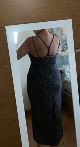Vestido negro con lunares blancos