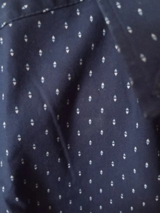 Camisa azul de manga larga