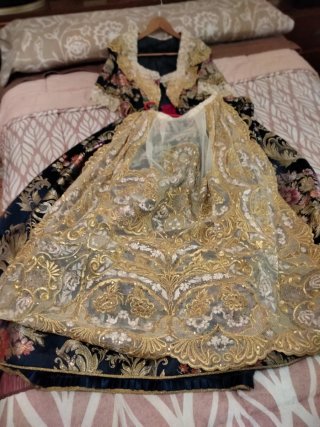 Traje de Fallera Azul y Dorado