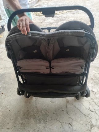 Silla de paseo gemelar Joie gris