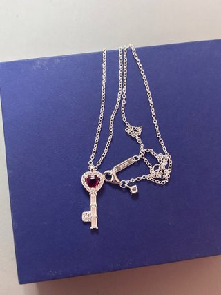 Collar Pandora Corazón Rojo y Llave Plata
