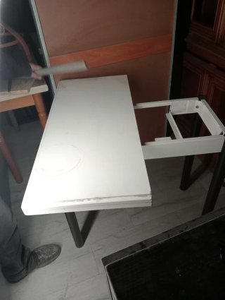 Mesa plegable blanca