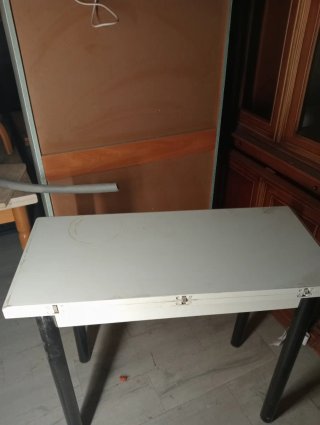 Mesa plegable blanca
