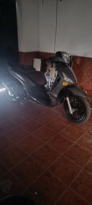 Piaggio Beverly 300 Negra tiene ITV