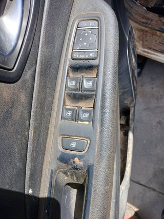 MANDO ELEVALUNAS DELANTERO IZQUIERDO Renault Captur I (2013->)