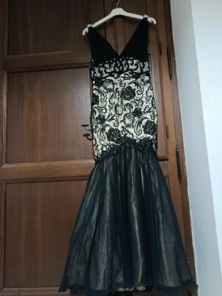 Vestido De Fiesta Largo De Pronovias Negro Encaje.