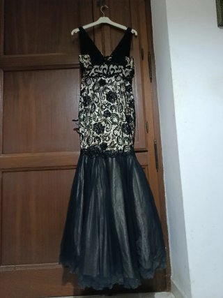 Vestido De Fiesta Largo De Pronovias Negro Encaje.