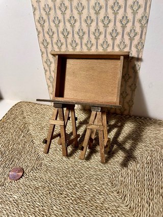 Tavolo da lavoro per casa delle bambole