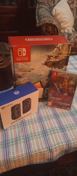 Nintendo Switch Edición Zelda + Hyrule Warriors