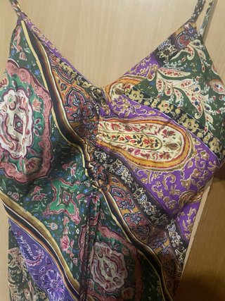 Vestido Zara estampado verde y morado