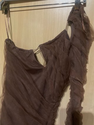 Vestido Zara marrón con volantes