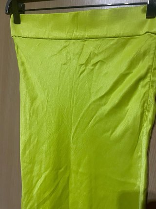 Falda midi verde neón