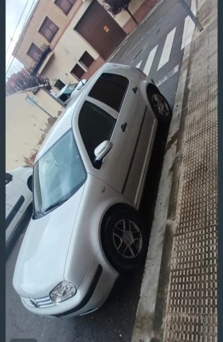 Volkswagen Golf Plata