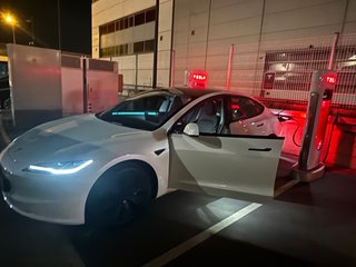 Alquiler VTC con vehículo tesla 2024 .