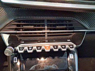 Peugeot 208 Allure HYBRID 100 eDCS6