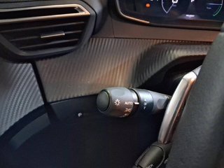 Peugeot 208 Allure HYBRID 100 eDCS6