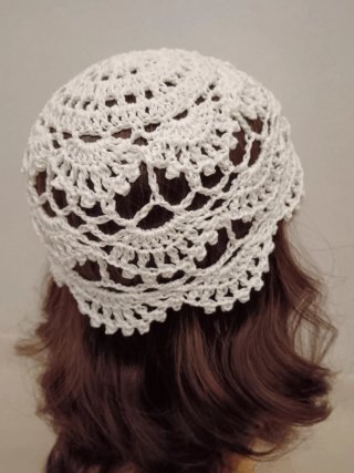 Cappellino uncinetto stile boho