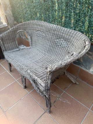 Sofá vintage para restaurar, bambú y mimbre