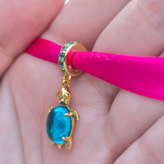 CHARM TORTUGA AZUL DORADA