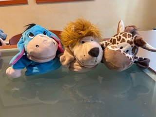 Muñecos de mano . Los 3 4€ . Están nuevos