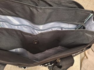 Bolso cambiador negro con estampado