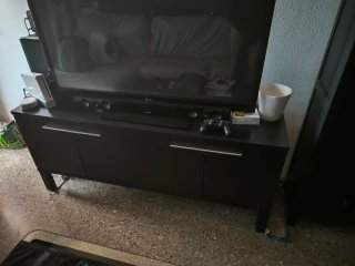 Mueble TV negro y marrón