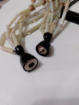 Collana vintage multifilo beige e panna