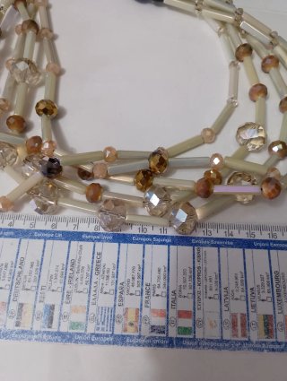 Collana vintage multifilo beige e panna