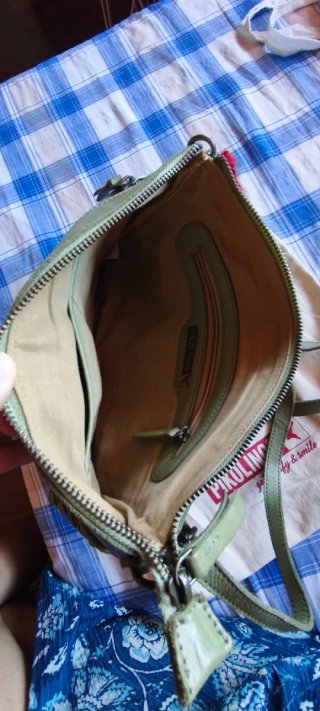 Bolso Pikolinos verde trenzado