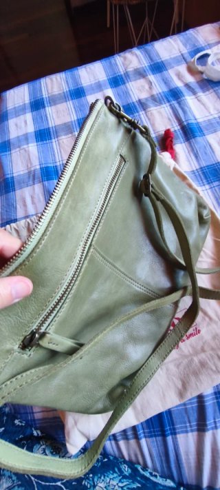 Bolso Pikolinos verde trenzado
